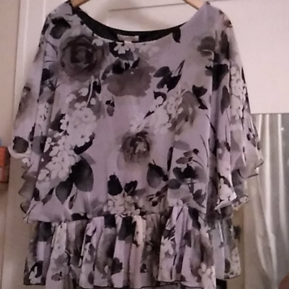 Blouse with flowers